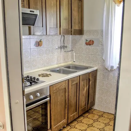 House Adriano 1528